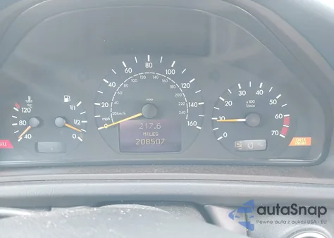 2002 Mercedes-Benz Clk 320 из США, поврежденный, VIN WDBLJ65G52T094217